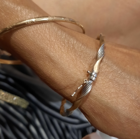 NWT seXXXy AUTHENTIC GENUINE SOLID 10K YELLOW GOLD ๐ BANGLE BRACELET ๐ CUT - Picture 5 of 12